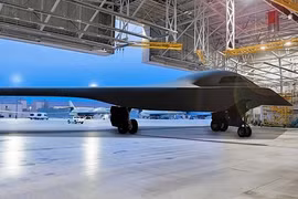 Máy bay ném bom B-21 có thể qua mặt S-400 Nga dễ dàng?