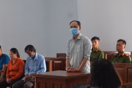 Gã trai 7 lần dụ dỗ quan hệ tình dục với bé gái 12 tuổi