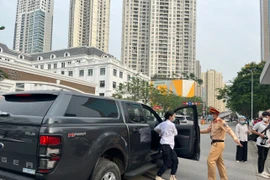 2 thí sinh vi phạm quy chế, mang tài liệu và điện thoại vào phòng thi 