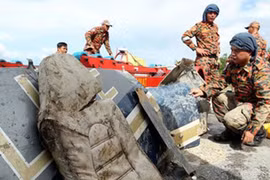 Vụ rơi trực thăng Malaysia: Tìm thấy thi thể nữ Thứ trưởng