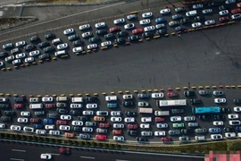 Trung Quốc: Xe hơi kìn kìn trở lại thành phố sau Tết