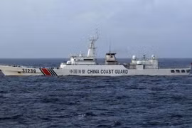 Ba tàu Cảnh sát biển Trung Quốc xâm phạm lãnh hải Nhật Bản 