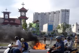 Xe Attila lưu thông vào hầm Thủ Thiêm, cháy kinh hoàng