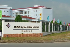 Gửi giấy báo nhập học cho thí sinh đạt 26,5 điểm