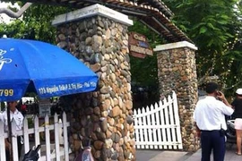 Vợ phó công an quận Hà Nội chết trong bể bơi khách sạn