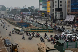 Đường Trường Chinh ngập 'ổ voi' khi thi công dự án 9.400 tỷ