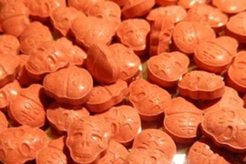 Đọc gì hôm nay 18/1: Phát hiện ma túy hình sọ người gửi về Việt Nam