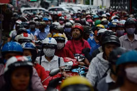 Sở GTVT, Tài chính HN ủng hộ dừng thu phí đường bộ xe máy