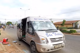 Xe khách gây tai nạn liên hoàn, 4 người thương vong