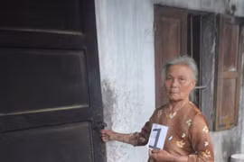 Huế: Cụ bà 70 tuổi liên tiếp cạy cửa nhà dân trộm cắp tài sản