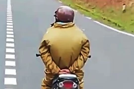 Video: Phẫn nộ thanh niên buông tay, làm xiếc trên đèo Prenn 