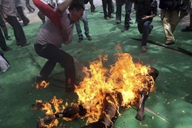 Chàng trai tưới xăng tự thiêu vì bị người yêu cự tuyệt