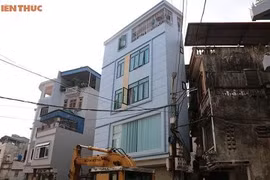 Dãy phố toàn nhà siêu mỏng, siêu méo mọc giữa lòng Hà Nội