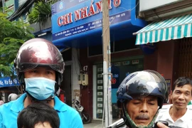 TP HCM: “Hiệp sĩ” truy kích, tóm gọn đối tượng cướp giật trên phố