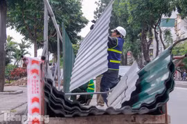 Hà Nội xén vỉa hè, hạ gần 500 cây xanh để mở rộng đường Láng