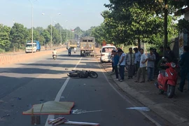 Va chạm với xe tải, nam thanh niên tử vong tại chỗ