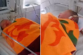 Bàng hoàng phát hiện bé trai còn nguyên dây rốn ở vệ đường