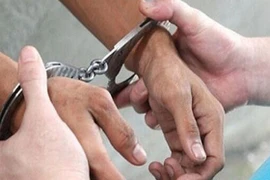 Giả công an lừa 3,5 tỷ đồng vì thua độ bóng đá