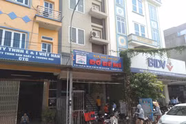Bé 3 tuổi bị bỏ quên trên xe Đồ Rê Mí: Cơ sở bất ngờ đóng cửa