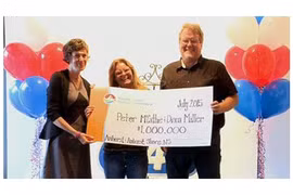 Sét đánh không chết, còn trúng số 20 tỷ đồng