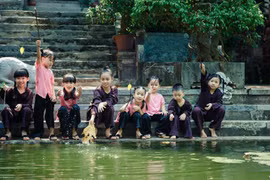 Các bé tái hiện lại ký ức tuổi thơ gợi suy ngẫm