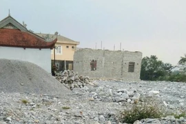 Hà Nội: Trưởng thôn “chỉ đạo” tháo dỡ trái phép một trang trại