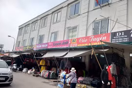 Tân Hùng Minh “xẻ thịt” Khu thể thao Ninh Hiệp làm ki ốt: Vì sao chưa xử lý?