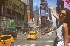 Siêu mẫu Minh Tú được mời diễn ở New York Fashion Week 