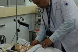 Xe Phương Trang tông 7 xe máy: Bé 16 tháng ngưng tim 10 lần