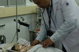 Xe Phương Trang tông 7 xe máy: Bé 16 tháng ngưng tim 10 lần