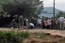 Huế: Tai nạn giao thông kinh hoàng, bố và con 8 tháng tử vong