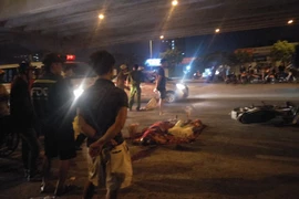 Hà Nội: Xe máy bỏ trốn sau khi gây tai nạn chết người 