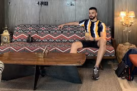 Không thể tin anh chàng kiếm 1,8 tỷ/tháng, đẹp trai mà ế