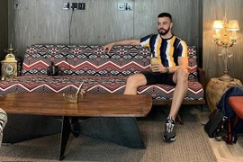 Không thể tin anh chàng kiếm 1,8 tỷ/tháng, đẹp trai mà ế