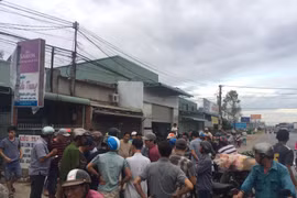 Kinh hoàng thanh niên nghi ngáo đá đâm chết trưởng công an