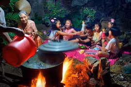 Nhà văn Trang Hạ: Về nhà đi, có thể đó là cái Tết cuối cùng của cha mẹ