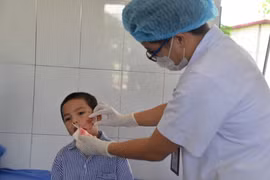 Sơn La: Bé 5 tuổi bị chó tấn công cắn rách mặt