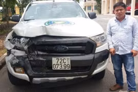 Tài xế ôtô tông 3 người rồi bỏ chạy