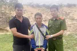 Vợ bị chồng đâm gục tại chỗ ngay trong phiên toà ly hôn