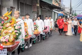 Độc đáo những đám hỏi dùng xe rùa chở sính lễ