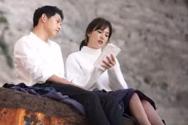 Song Joong Ki ngầm khẳng định 'cạch mặt' Song Hye Kyo