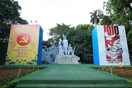 Hà Nội rực rỡ cờ hoa kỷ niệm 1010 năm Thăng Long - Hà Nội