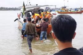 Vụ chìm ca nô du lịch: 8 nạn nhân người Hà Nội đều là họ hàng