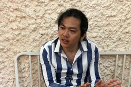 Truy bắt nhanh kẻ dùng súng cướp tiệm vàng