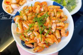 Món tôm rang ngon và bóng đẹp hơn nhờ thêm loại nguyên liệu này