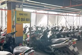 Tìm cách xử lý 650 xe máy "bỏ quên" tại sân bay Tân Sơn Nhất