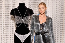 Vóc dáng gợi cảm của thiên thần nội y Elsa Hosk