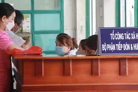 Đà Nẵng: Giải quyết hồ sơ cho dân không được đòi hộ khẩu