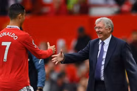 Lời tiên tri của Ferguson về Ronaldo và Messi thành hiện thực