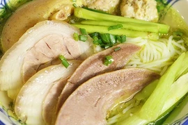 Loại rau mọc ở bờ rào, ăn nhiều giải nhiệt, giảm béo hiệu quả